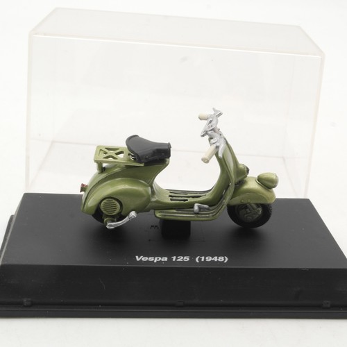 New ray roller vespa - 1:32,