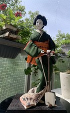 anmutige Geisha Puppe, besondere Frauenpuppe im Kimono, Japan, Kyoto, antik