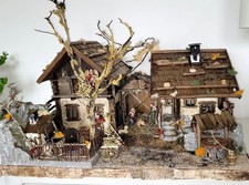 Alpenländische Weihnachtskrippe Handgefertigt, Echtholz, mit Beleuchtung