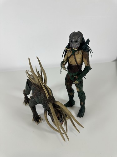 Neca predators tracker - neca,