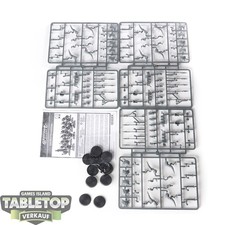 Lizardmen - 12 x Saurus Warrior Regiment - im Gussrahmen