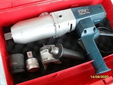 BOSCH GDS 30. 1." PROFI  SCHLAGSCHRAUBER. R/L.+ZUBEHÖR +HILTI KOFFER TOP  ZUST.