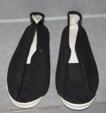 schwarze Schläppchen DOMYOS Gr 35 mit fester Gummisohle Sportschuhe