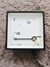 Industrie-Voltmeter 0–400 V
