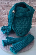 Dreiecktuch mit Zopfkante, handgestrickt mit Passenden Stulpen  Neu