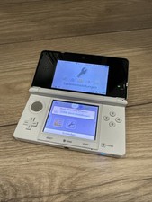 Nintendo 3DS – White –
