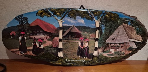 Schwarzwaldbild auf baumstamm - schwarzwaldbild,