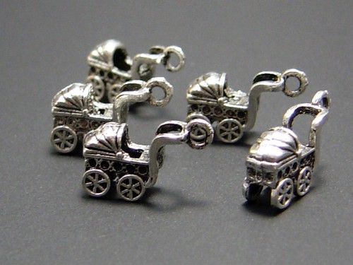 Kinderwagen anhänger charm - kinderwagen, 3d
