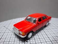 Modellauto mercedes 230 - 1:43,