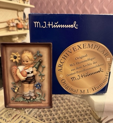 Hummel figur aus archiv - archiv, hum