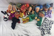 Konvolut aus 15 Handpuppen + 1