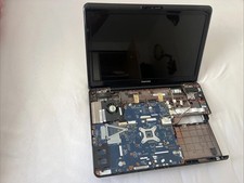 Toshiba  L505  Ersatzteile/Gehäuse Alles Ok Ohne Batterie Grafik Defekt