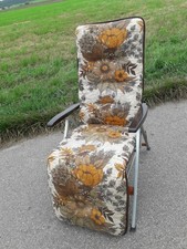 Kurz Liegestuhl mit blumenpolster   70er Vintage