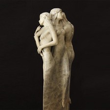 Drei Göttinnen Umarmung