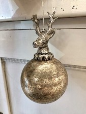 Christbaumkugel mit Hirschkopf