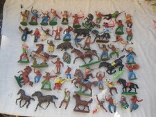 DDR-Wildwest-Konvolut 14 mit Hohlplastpferden