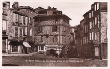 32 AUCH La place de la