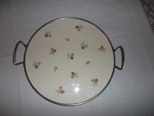 Vintage Tortenplatte aus Keramik mit Metall-Einfassung und Griffen | Art Deco