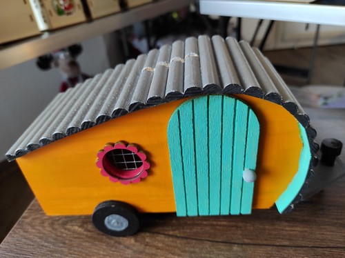 Spardose aus holz wohnwagen - spardose, holz,