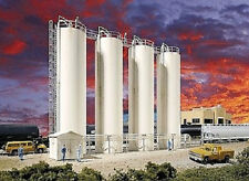 Spur H0 -- Bausatz Siloanlage