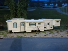 KIRMES / CIRCUS / ZIRKUS / HO SCHAUSTELLER BAUSATZ US-WOHNWAGEN !! ANSEHEN !!