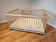 Laufstall 140x100cm Buche mit Matratze 