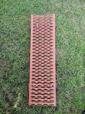 1 Dachtritt / Laufrost gebraucht in ziegelrot, Länge 89cm, Breite 25/ 26,5cm