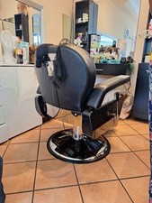 friseurstuhl mit und ohne Waschbecken gebraucht in schwarz,  Lederoptik