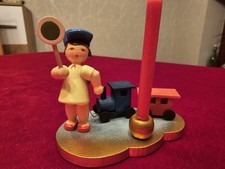 Erzgebirge Handarbeit, Engel als Schaffner mit Zug - Leuchter