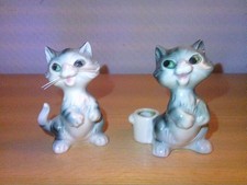 GOEBEL- 2 PORZELLAN-Katzen -grau-weiß- grüne Augen -7 cm-einmal mit Kerzenhalter