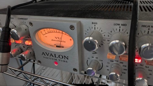 Avalon vt737sp vacuum tube mic - vacuum,