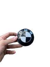 1x 82MM BMW Emblem (Schwarz/Weiß) Für E0 E46 E39…