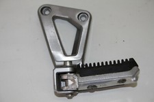 Fußrastenanlage hinten links