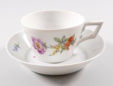 Meissen kleine Teetasse Tasse und Untertasse Blume 3 2. Wahl um 1930-40