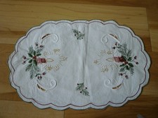 Deckchen Tischdecke Weihnachten bestickt oval 25 x 40 cm Baumwolle