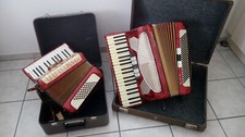 2 Akkordeon Hohner Verdi III groß und Hohner Student V klein, jeweils mit Koffer