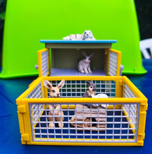 SCHLEICH 41800 Kaninchenstall Scenery Pack mit zusätzlich Kanninchen 13748 13672