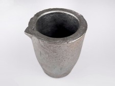 Grafit Tiegel Schmelztiegel fuer Metallguss mit Ausguss Grafittiegel bis 1200 C