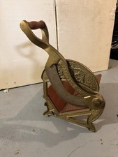 Antike Brotschneidemaschine