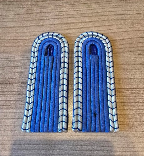 Schulterstücke der