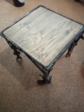 Metall Schrott Upcycling Tisch