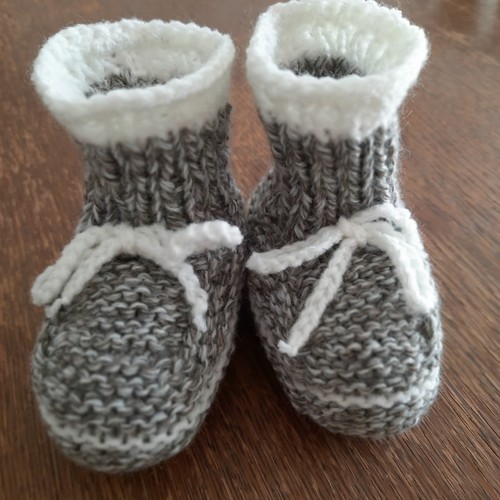 Babyschuhe handgestrickt - babyschuhe,,