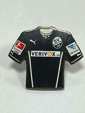SV Sandhausen Pin Anstecker Trikot Miniatur B:25 x H:20 mm Fußball 2013-14 Away