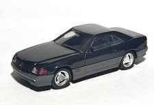 Mercedes mit Sportfelgen R129