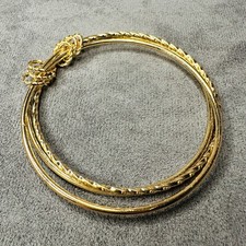 Vergoldeter Armreif –