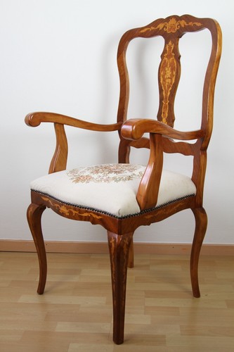 Antiker stuhl mit - antiker,