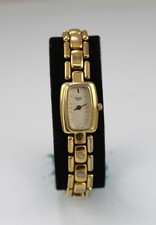 Pulsar Uhr Damen Gold Edelstahl Wasserfest Batterie Creme Quarz