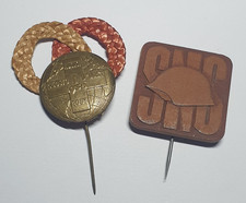 2 x altes Abzeichen " 1.August 1938 & SNS " Militär Stahlhelm Schweiz