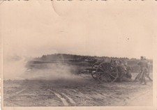 Foto - Soldaten mit Geschütz