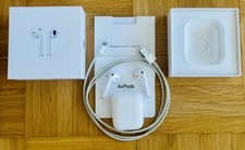 Original Apple AirPods (2. Generation) mit Ladecase